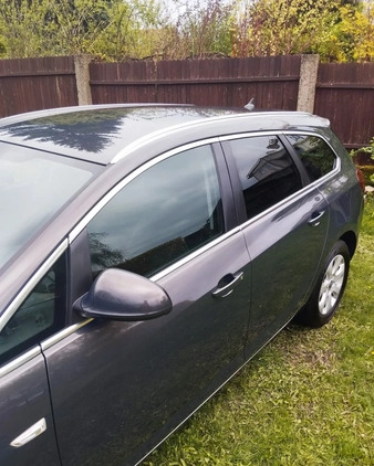 Opel Astra cena 32500 przebieg: 200000, rok produkcji 2015 z Olsztyn małe 667